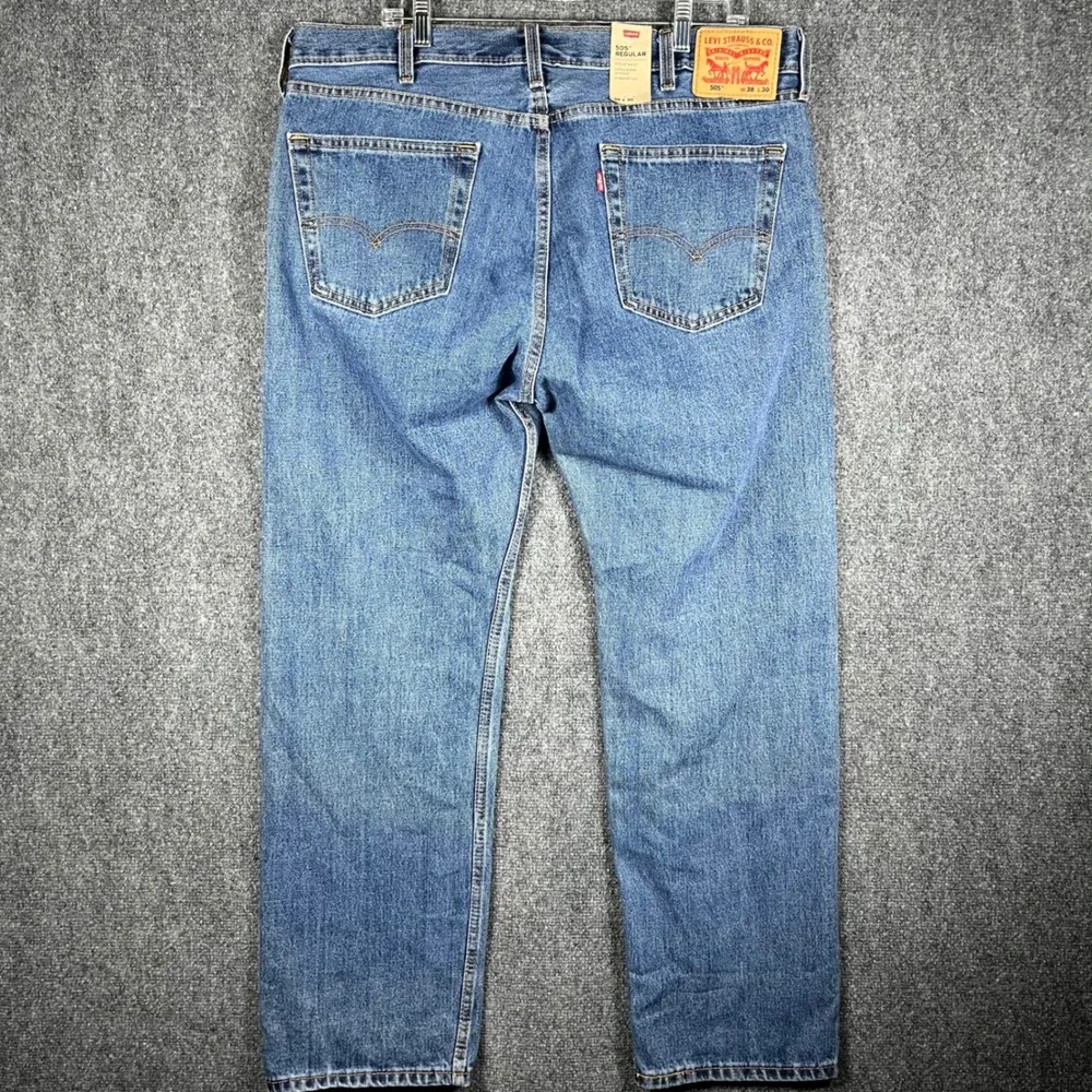 Levi's 505 Regular Fit Jeans Mens 38x30 Blue Medium Wash Straight Leg Denim NWT